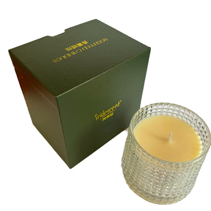 Soy candle in textured glass with green gift box