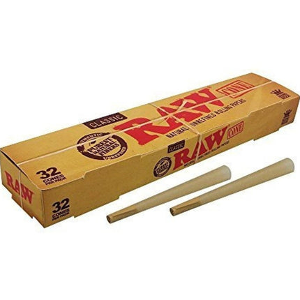 RAW 32 classic cone box with two loose cones