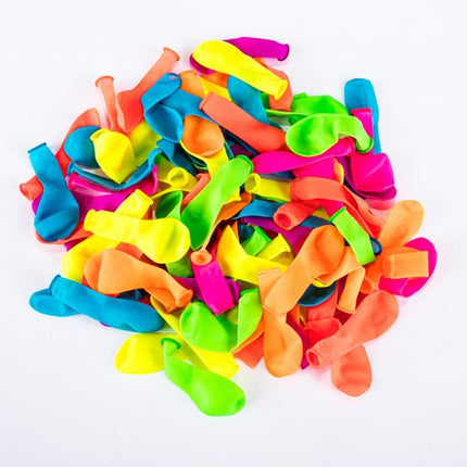 Water bombs 100-pack: pile of small colorful water balloons